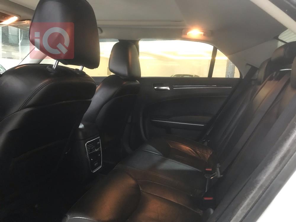 کرایسلەر 300